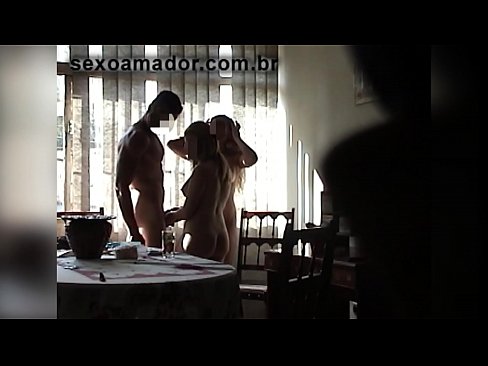 ❤️ Amigos sexuais convidam um homem gigante e um ménage à trois com ele ❤️  Sexo em pt.port-amurasso.ru ❌️❤